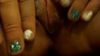 Close up Pussy Vibrator on Clit - porn video