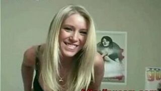 Blond Gives Lucky Guy a Strip Lapdance And The Blowjob of His Dreams - porn video