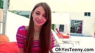 Fresh teen hottie Willow Hayes first time encouter a big cock - porn video