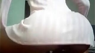 This freak she aint wearin drawz - porn video